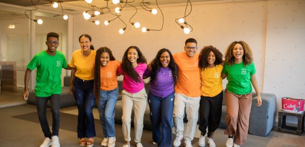 Coletivo Online abre 10 mil vagas para jovens em busca de emprego