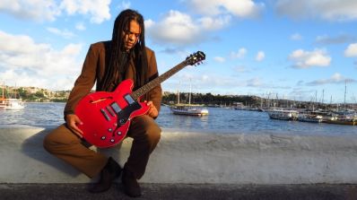 Guitarrista Julio Caldas faz tributo a BB King