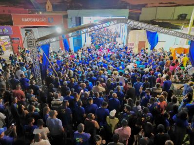 Onda Azul toma conta de Ibititá durante convenção de Celsinho e Mateus