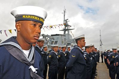 Marinha abre concurso para 1,3 mil vagas de nível médio