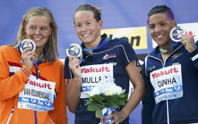 Ana Marcela conquista bronze e garante vaga no Rio 2016