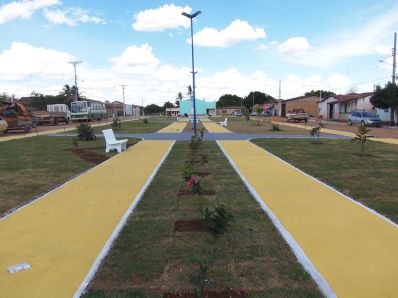 Ibititá: Prefeito inaugura Praça da Matriz e Pavimentação em Mato Verde