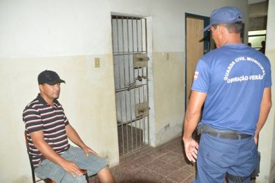 Santa Bárbara: Dupla invade delegacia, deixa guarda em cela e mata dois presos 