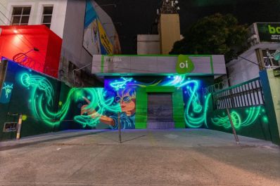 Projeto usa grafitagem para decorar fachada de loja em Salvador
