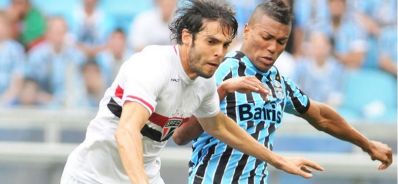 Com gol de Rogério Ceni, São Paulo vence o Grêmio 