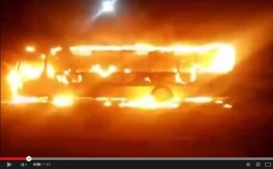 FSA: Ônibus pega fogo com passageiros dentro 