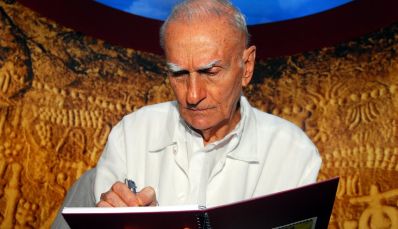 Morre, aos 87 anos, o escritor e dramaturgo Ariano Suassuna