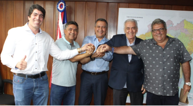 Birinha anuncia construção do Estádio Municipal de Uibaí