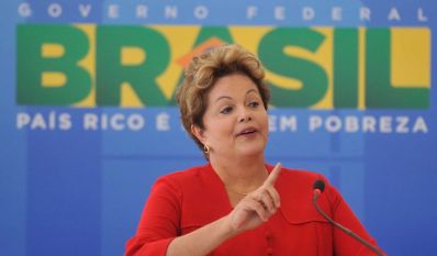 PT tenta criar rede de proteção para descolar Dilma da lista