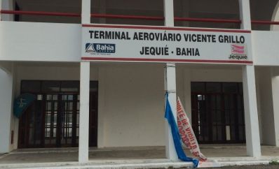 Abandono e descaso: desativado, aeroporto de Jequié está entregue às moscas