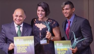 Ana Marcela e Isaquias Queiroz levam prêmio de atleta do ano