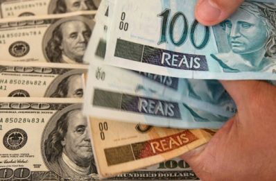 Dólar atinge maior valor em mais de dez anos