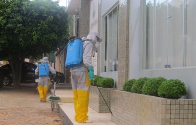 Uibaí faz desinfecção de prédios e espaços públicos