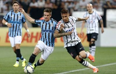 Guerrero resolve e Timão vence o Grêmio  