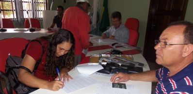 Ibititá: Secretaria de Agricultura viabiliza contrato entre produtores e BNB