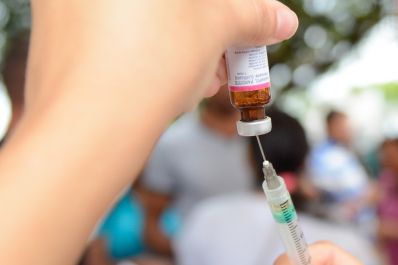 Campanha contra pólio e sarampo começa em todo o Brasil