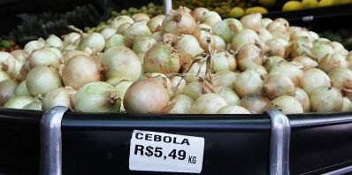 É de chorar: cebola é o produto alimentício mais inflacionado do ano