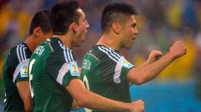 Depois de três gols anulados, México vence Camarões