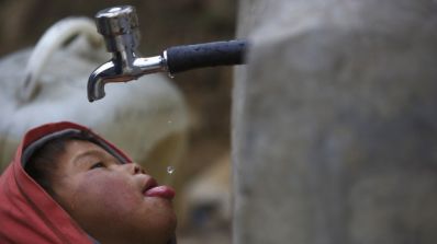 Escassez de água leva a migrações em diversos países