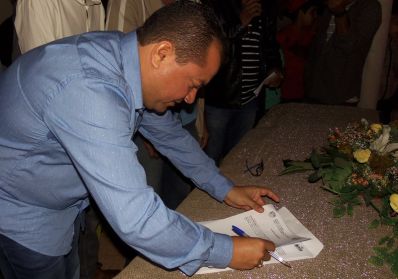 Ibititá: prefeito assina ordens de serviços no valor total de R$ 1 milhão