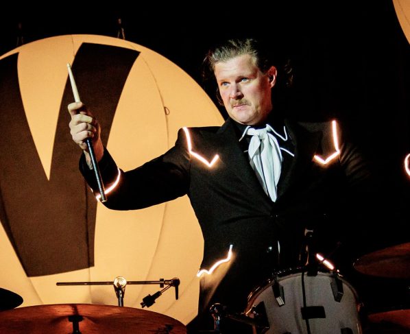 Chris Dangerous (Christian Grahn), do The Hives, em apresentação em outubro (Foto: Sergione Infuso/Corbis via Getty Images)