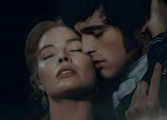 “O Morro dos Ventos Uivantes” quebra expectativas ao mudar história e apostar em menos erotismo