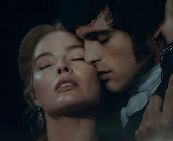 “O Morro dos Ventos Uivantes” quebra expectativas ao mudar história e apostar em menos erotismo