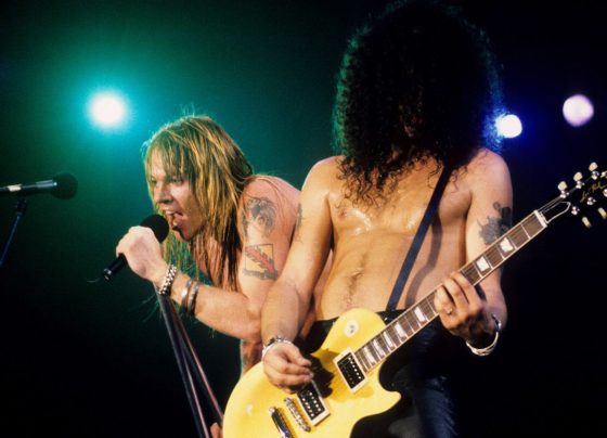 Axl Rose e Slash durante show do Guns N' Roses no Rock in Rio 1991 (Foto: Ke.Mazur / WireImage via Getty)